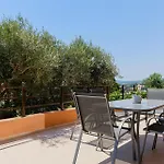 Hill Deluxe Maison & Suite, Sea View, *
