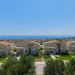 Hill Deluxe Maison & Suite, Sea View,