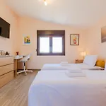 Hill Deluxe Maison & Suite, Sea View,