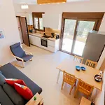 Hill Deluxe Maison & Suite, Sea View,
