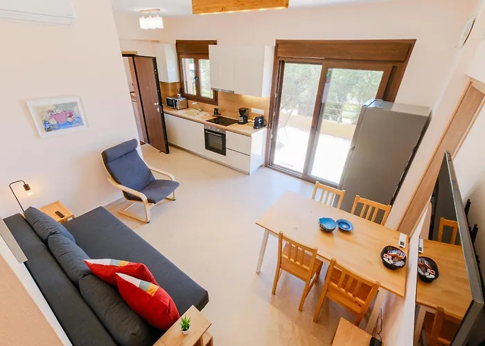 Hill Deluxe Maison & Suite, Sea View,