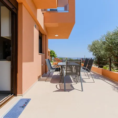 Hill Deluxe Maison & Suite, Sea View, * نيكيتي