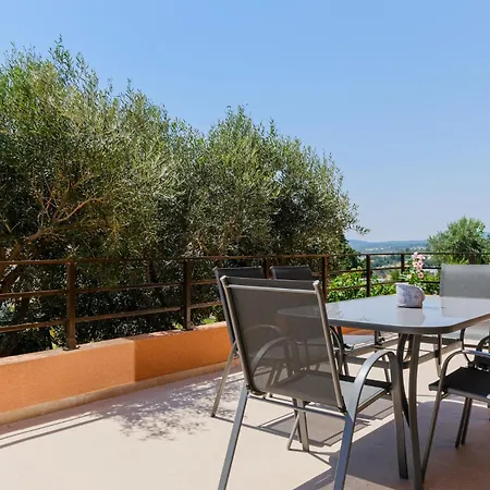 Hill Deluxe Maison & Suite, Sea View, *