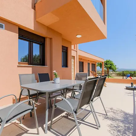 Hill Deluxe Maison & Suite, Sea View, شقة