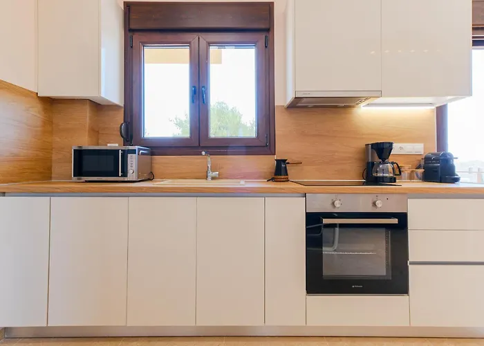 Hill Deluxe Maison & Suite, Sea View,