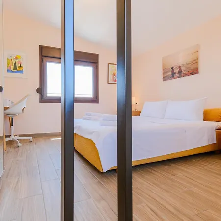 Hill Deluxe Maison & Suite, Sea View, *