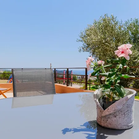 Hill Deluxe Maison & Suite, Sea View, *