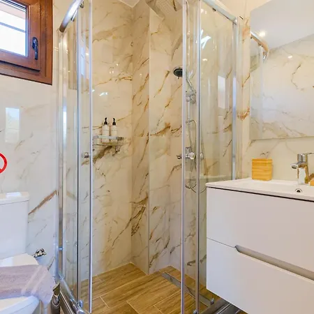 Apartment Hill Deluxe Maison & Suite, Sea View,