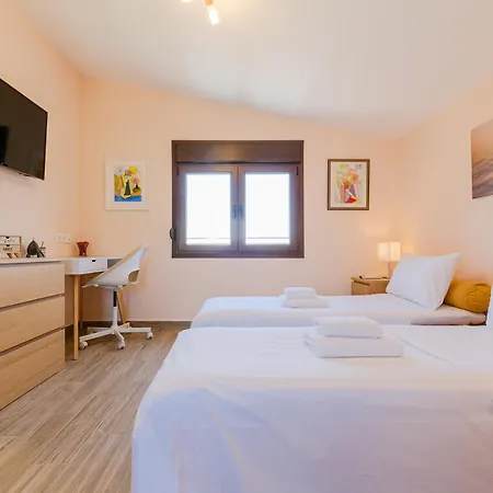 Hill Deluxe Maison & Suite, Sea View,